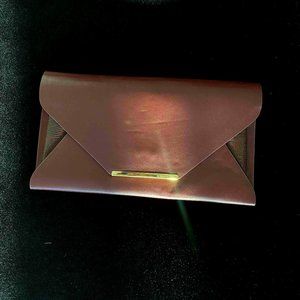 BCBG | BURGUNDY CLUTCH